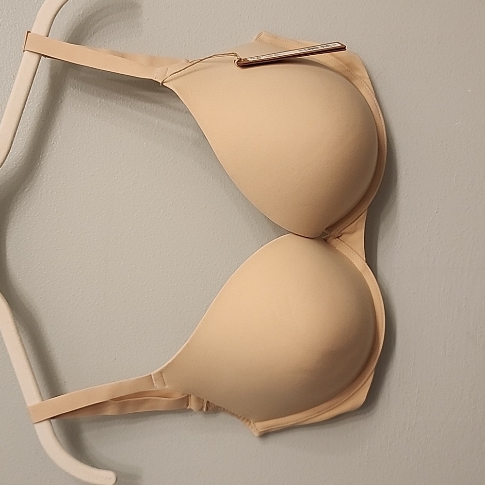 SKIMS NWT Fits Everybody Push-Up Demi Bra
